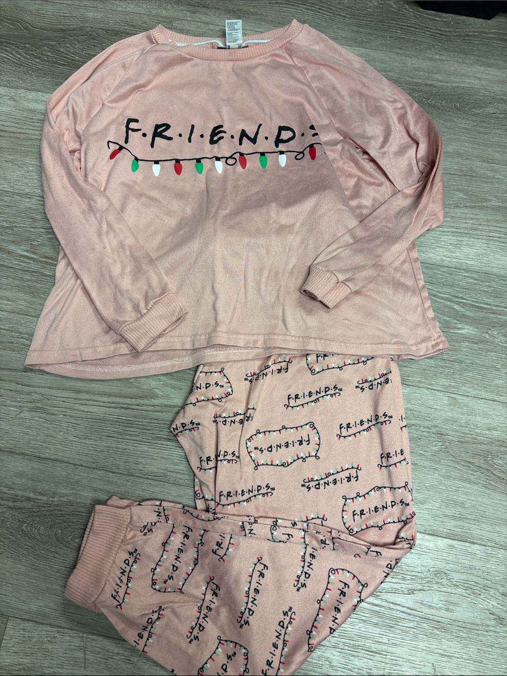 Womens Large Pink 'FRIENDS' Holiday Light Pajama Set